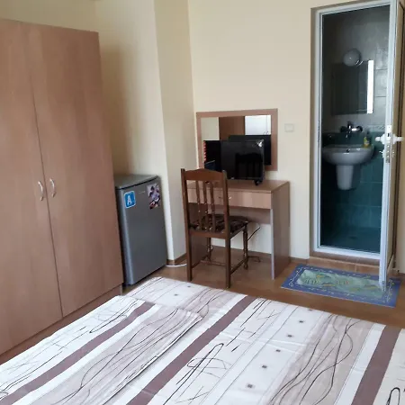 Вила Мимоза Alloggio in famiglia *